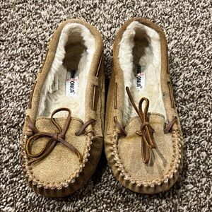 Minnetonka Kids Brown Suede Slippers